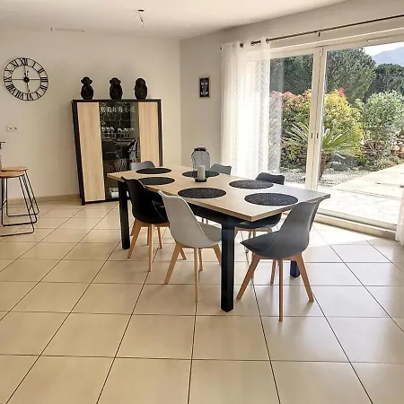 Maison Plain-pied Climatisee Avec Piscine A - Fr-1-732-40